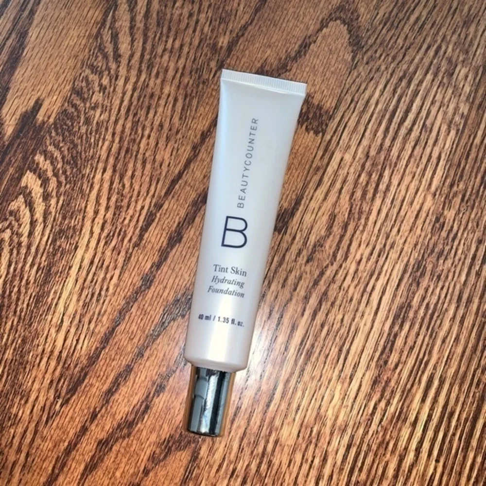 Beautycounter hydrating skin‎ tint foundation cocoa
